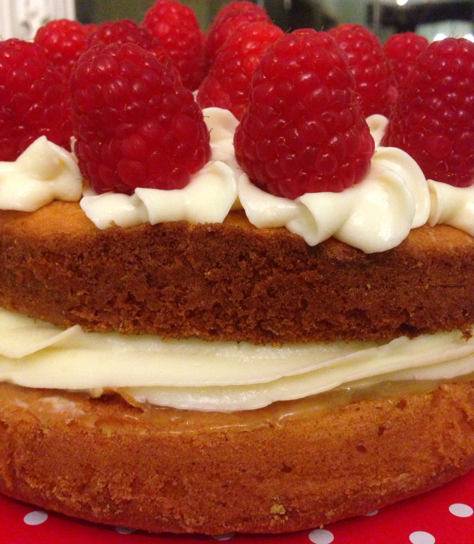 Lemon, Raspberry & White Chocolate Sponge Cake (GBBO 1 Lemon, Raspberry & White Chocolate Sponge Cake (GBBO 1